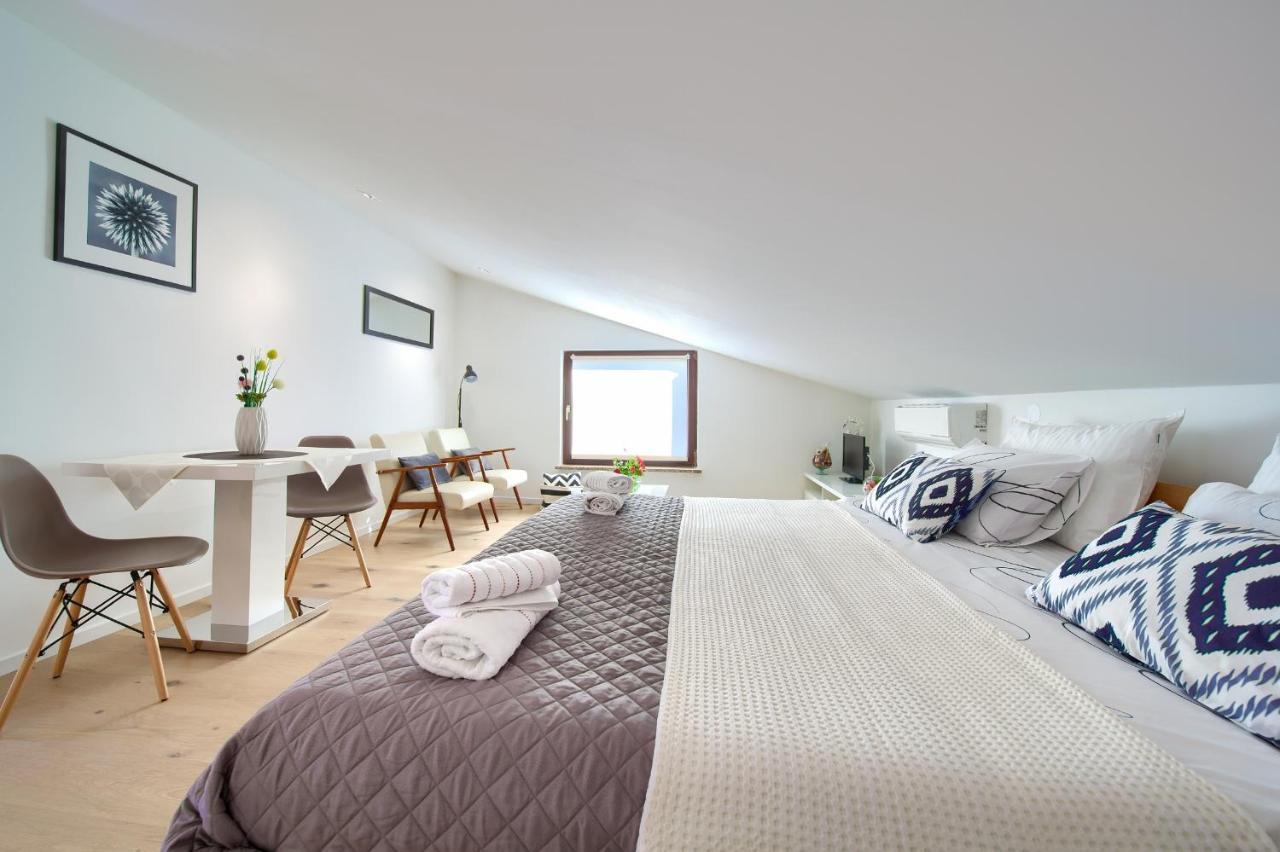 Apartments Sinisa - クルク エクステリア 写真
