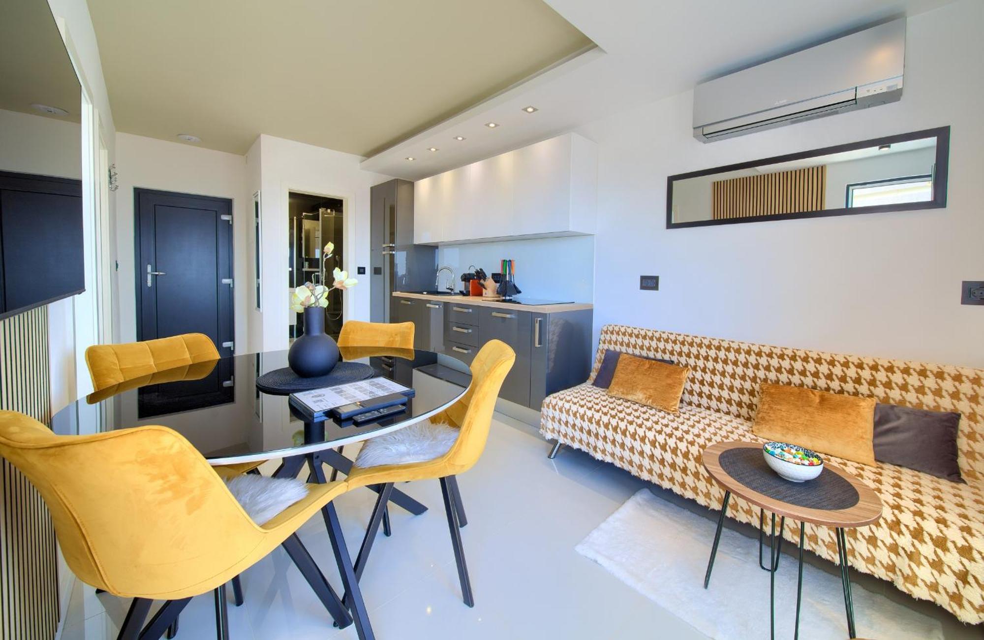 Apartments Sinisa - クルク エクステリア 写真